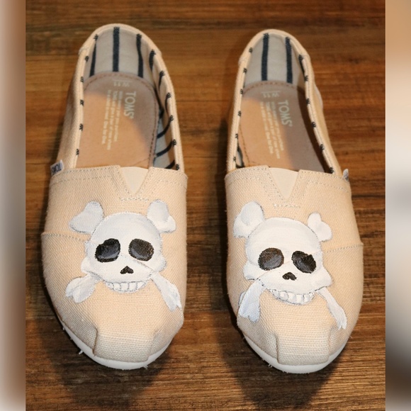 Toms Shoes - Toms Size 11 Cream Skulls Slip On Shoes Flats